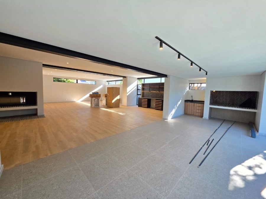 6 Bedroom Property for Sale in Die Boord Western Cape